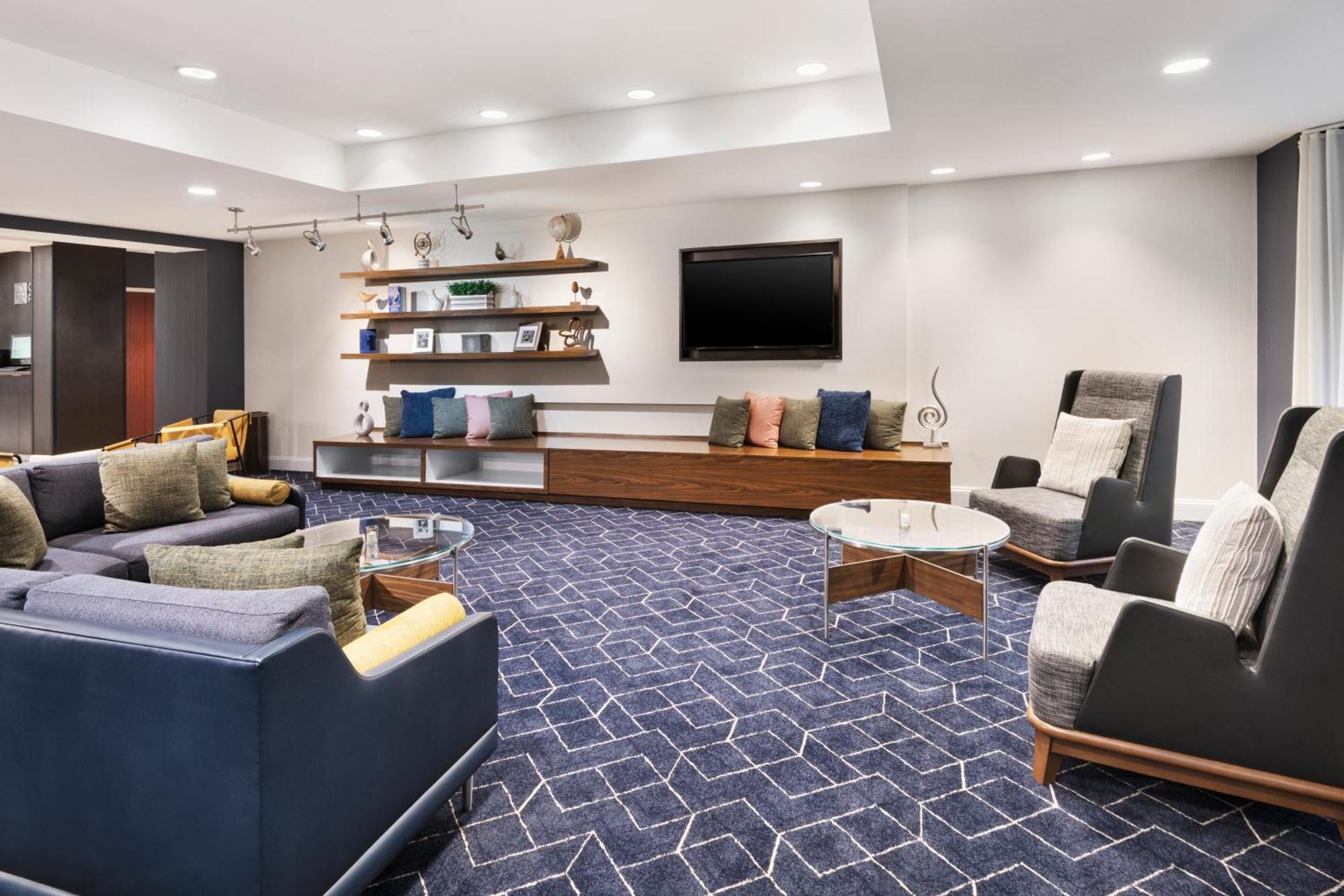 Courtyard By Marriott Burlington Hotell Exteriör bild