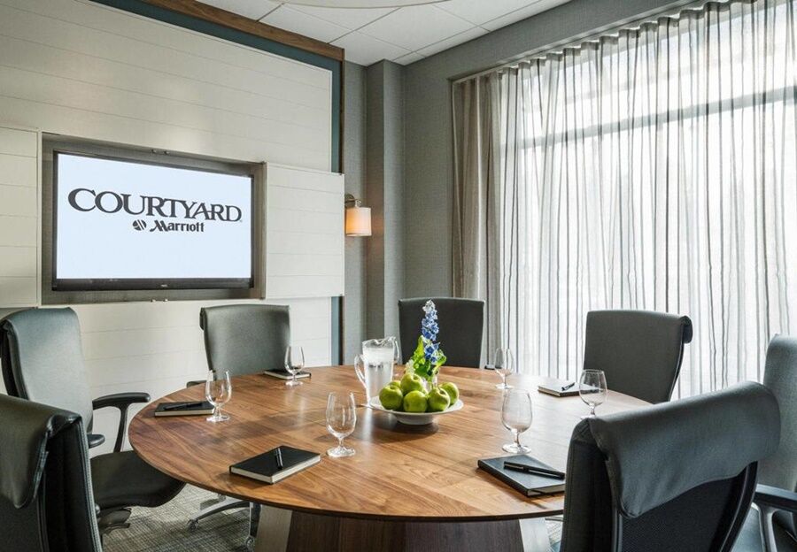 Courtyard By Marriott Burlington Hotell Exteriör bild