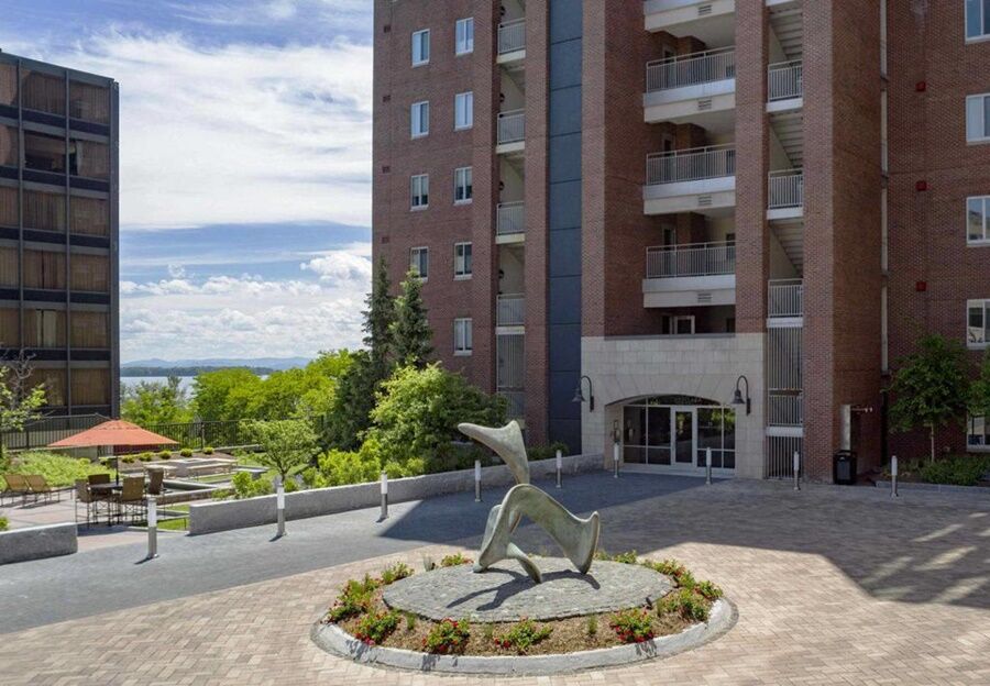 Courtyard By Marriott Burlington Hotell Exteriör bild