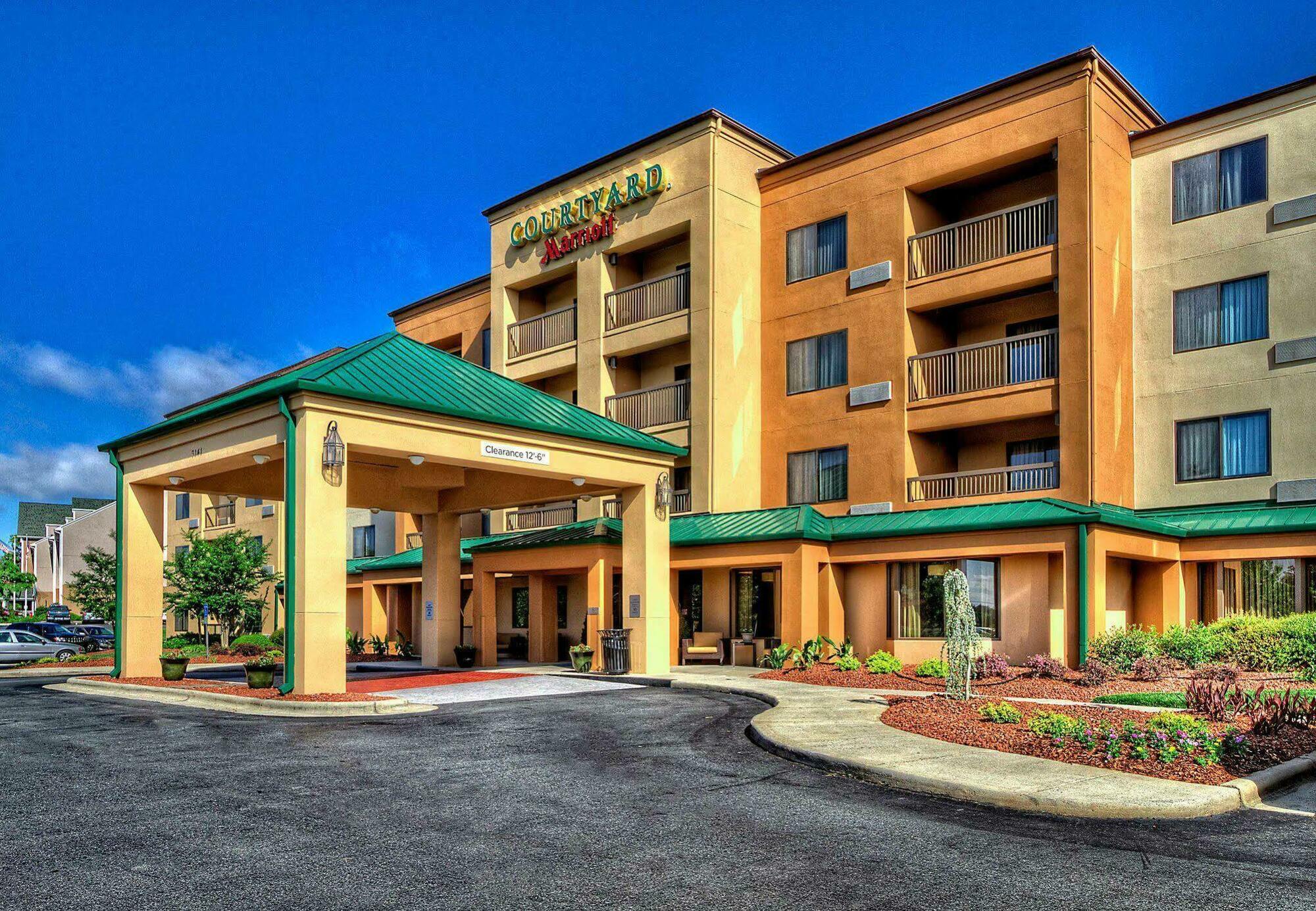 Courtyard By Marriott Burlington Hotell Exteriör bild